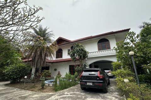 Maison à San Sai, Thaïlande 6 chambres № 140158 - photo 23