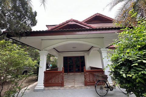 Maison à San Sai, Thaïlande 6 chambres № 140158 - photo 30