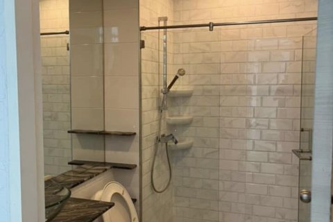 Кондоминиум с 2 спальнями в Кхлонг Сане, Бангкок, Таиланд № 151364 - фото 6