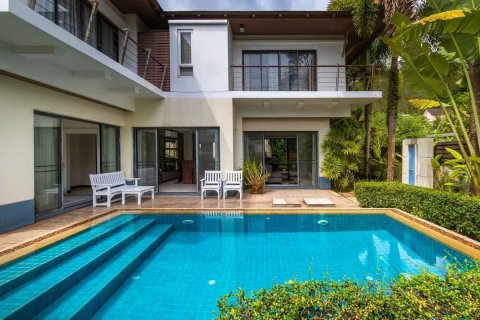 Villa in Kathu, Thailand 4 bedrooms № 151368 - photo 1