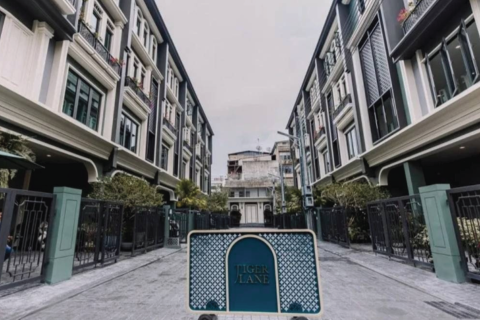 House in Pom Prap Sattru Phai, Bangkok, Thailand 4 bedrooms № 173304 - photo 2