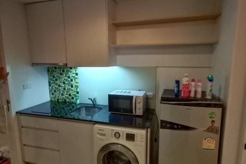 Студия в кондо в Ваттхане, Бангкок, Таиланд № 159341 - фото 6