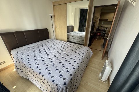 Studio in the Condo in Watthana, Bangkok, Thailand  № 156433 - photo 4