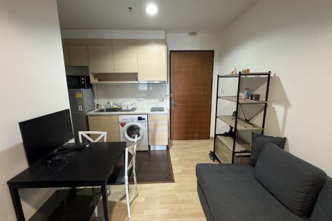 Studio in the Condo in Watthana, Bangkok, Thailand  № 156433 - photo 2