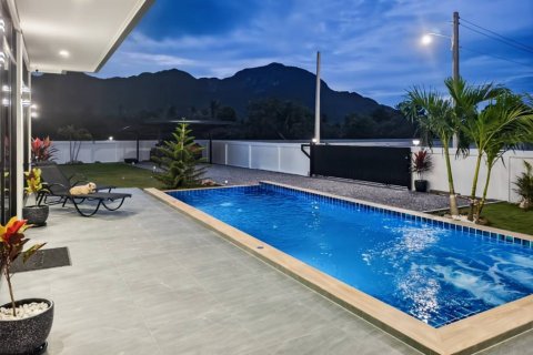 Villa à Prachuap Khiri Khan, Thaïlande 4 chambres № 152613 - photo 3