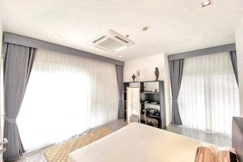 Кондоминиум с 2 спальнями в Бангкоке, Таиланд № 118431 - фото 8