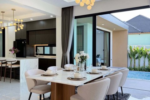 Villa in Phuket, Thailand 3 bedrooms № 167879 - photo 11