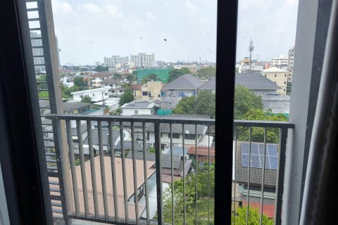 Студия в кондо в Клонг Тоэй, Бангкок, Таиланд № 151825 - фото 4