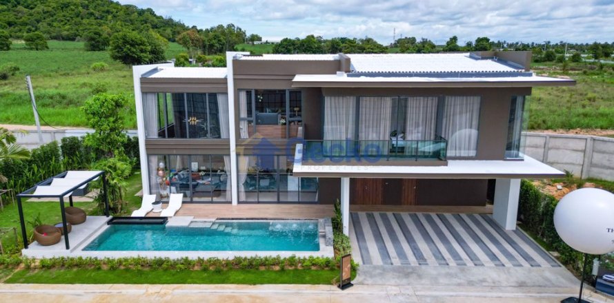 Maison à Pattaya, Thaïlande 4 chambres № 196758