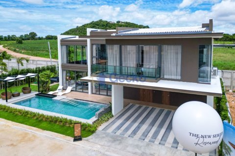 Maison à Pattaya, Thaïlande 4 chambres № 196758 - photo 5