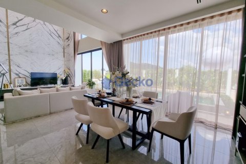 House in Pattaya, Thailand 4 bedrooms № 196759 - photo 4