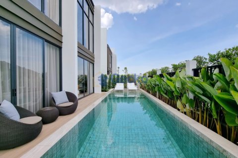 House in Pattaya, Thailand 4 bedrooms № 196759 - photo 2
