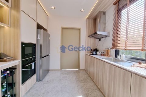House in Pattaya, Thailand 4 bedrooms № 196759 - photo 28