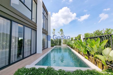 House in Pattaya, Thailand 4 bedrooms № 196759 - photo 3