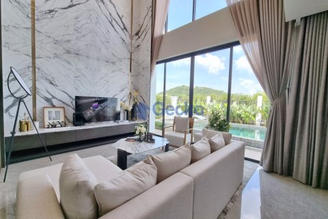 House in Pattaya, Thailand 4 bedrooms № 196759 - photo 5