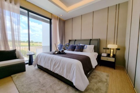 House in Pattaya, Thailand 4 bedrooms № 196759 - photo 17