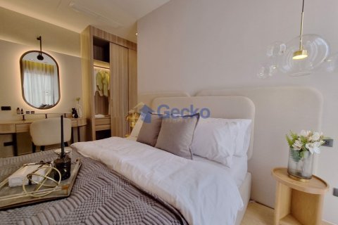 House in Pattaya, Thailand 4 bedrooms № 196759 - photo 24