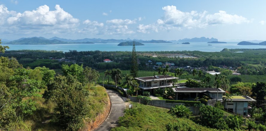 Земельный участок в Паклоке, Таиланд 1742м2  № 159231