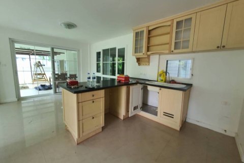 House in Chalong, Thailand 5 bedrooms № 153939 - photo 2