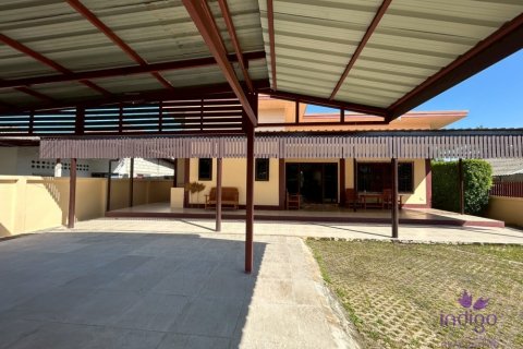 House in San Sai, Thailand 3 bedrooms № 153935 - photo 18