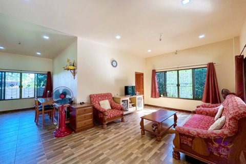 House in San Sai, Thailand 3 bedrooms № 153935 - photo 4