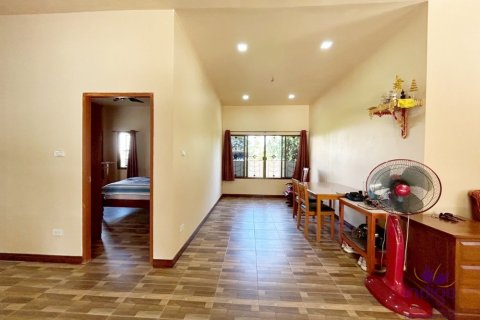 House in San Sai, Thailand 3 bedrooms № 153935 - photo 6