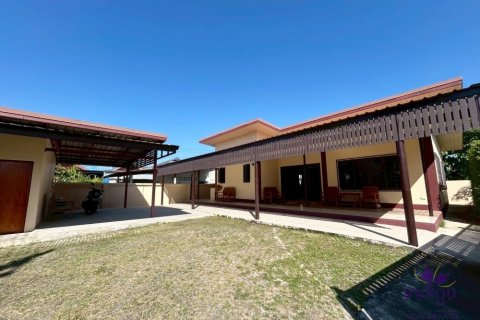 House in San Sai, Thailand 3 bedrooms № 153935 - photo 2