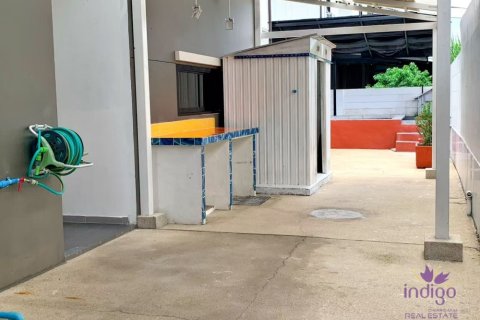 Casa de 4 dormitorios en San Kamphaeng, Tailandia № 202156 - foto 4