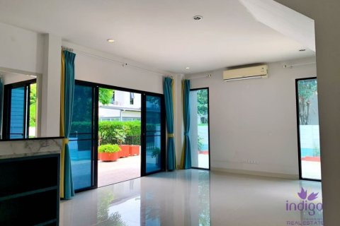 Casa de 4 dormitorios en San Kamphaeng, Tailandia № 202156 - foto 6
