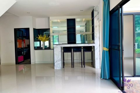 Casa de 4 dormitorios en San Kamphaeng, Tailandia № 202156 - foto 5