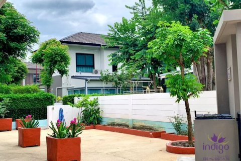 Casa de 4 dormitorios en San Kamphaeng, Tailandia № 202156 - foto 2