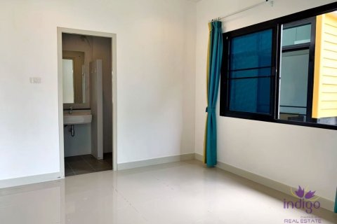 Casa de 4 dormitorios en San Kamphaeng, Tailandia № 202156 - foto 8