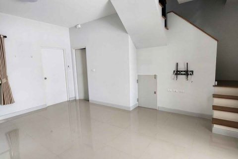 Таунхаус в Сапхансунге, Бангкок, Таиланд с 3 спальнями  № 148737 - фото 2