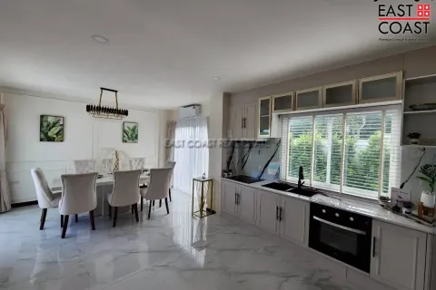 Casa de 5 dormitorios en Pattaya, Tailandia № 212409 - foto 5