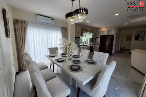Casa de 5 dormitorios en Pattaya, Tailandia № 212409 - foto 3