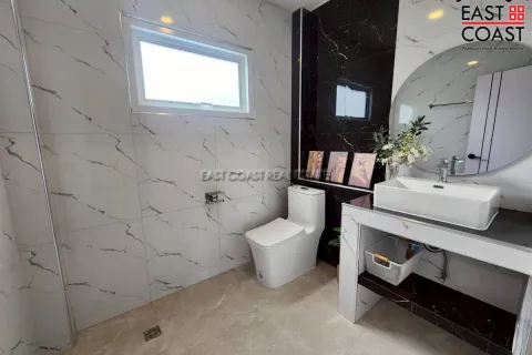 Casa de 5 dormitorios en Pattaya, Tailandia № 212409 - foto 8