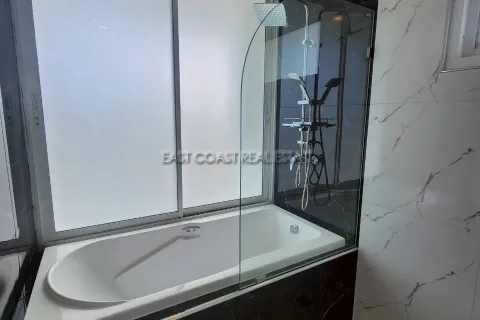 Casa de 5 dormitorios en Pattaya, Tailandia № 212409 - foto 16