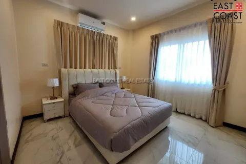 Casa de 5 dormitorios en Pattaya, Tailandia № 212409 - foto 23
