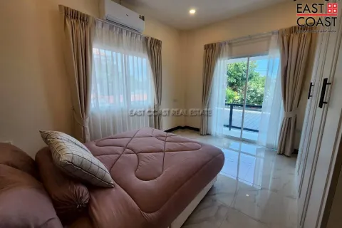 Casa de 5 dormitorios en Pattaya, Tailandia № 212409 - foto 17