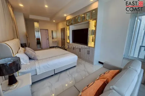 Casa de 5 dormitorios en Pattaya, Tailandia № 212409 - foto 19