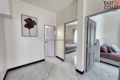 Casa de 5 dormitorios en Pattaya, Tailandia № 212410 - foto 13