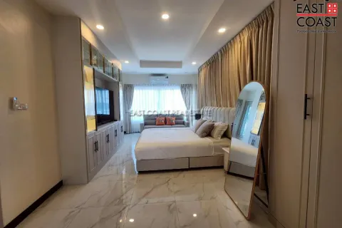 Casa de 5 dormitorios en Pattaya, Tailandia № 212410 - foto 15