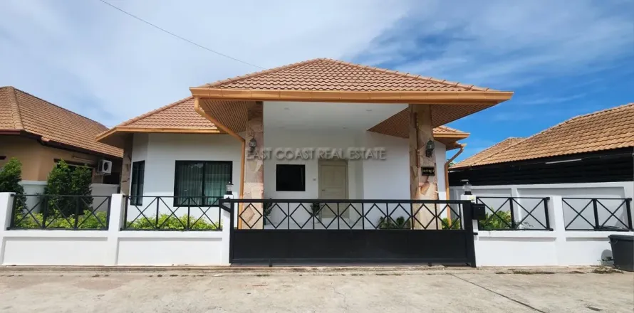 Casa de 4 dormitorios en Pattaya, Tailandia № 212412