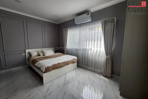 Casa de 4 dormitorios en Pattaya, Tailandia № 212411 - foto 10