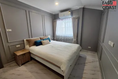 Casa de 4 dormitorios en Pattaya, Tailandia № 212411 - foto 9