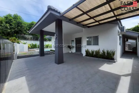 House in Pattaya, Thailand 4 bedrooms № 212411