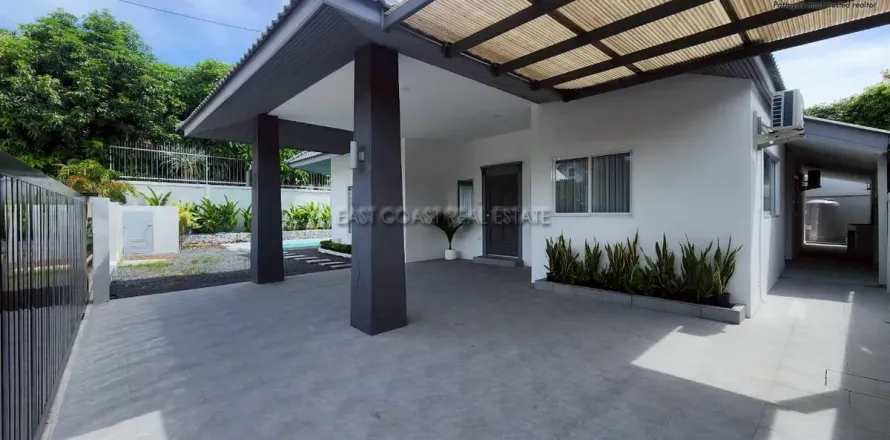 Casa de 4 dormitorios en Pattaya, Tailandia № 212411