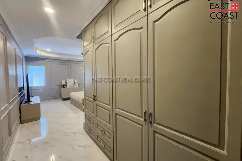 Casa de 4 dormitorios en Pattaya, Tailandia № 212411 - foto 18