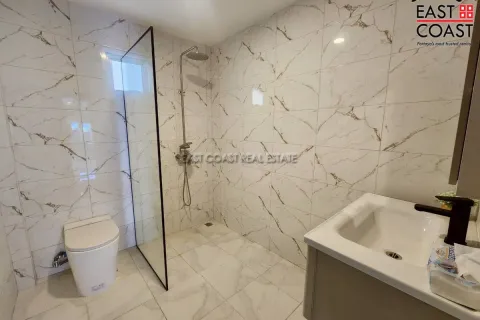 Casa de 4 dormitorios en Pattaya, Tailandia № 212411 - foto 19
