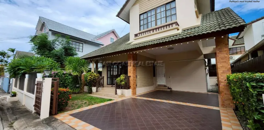 Casa de 3 dormitorios en Pattaya, Tailandia № 212413